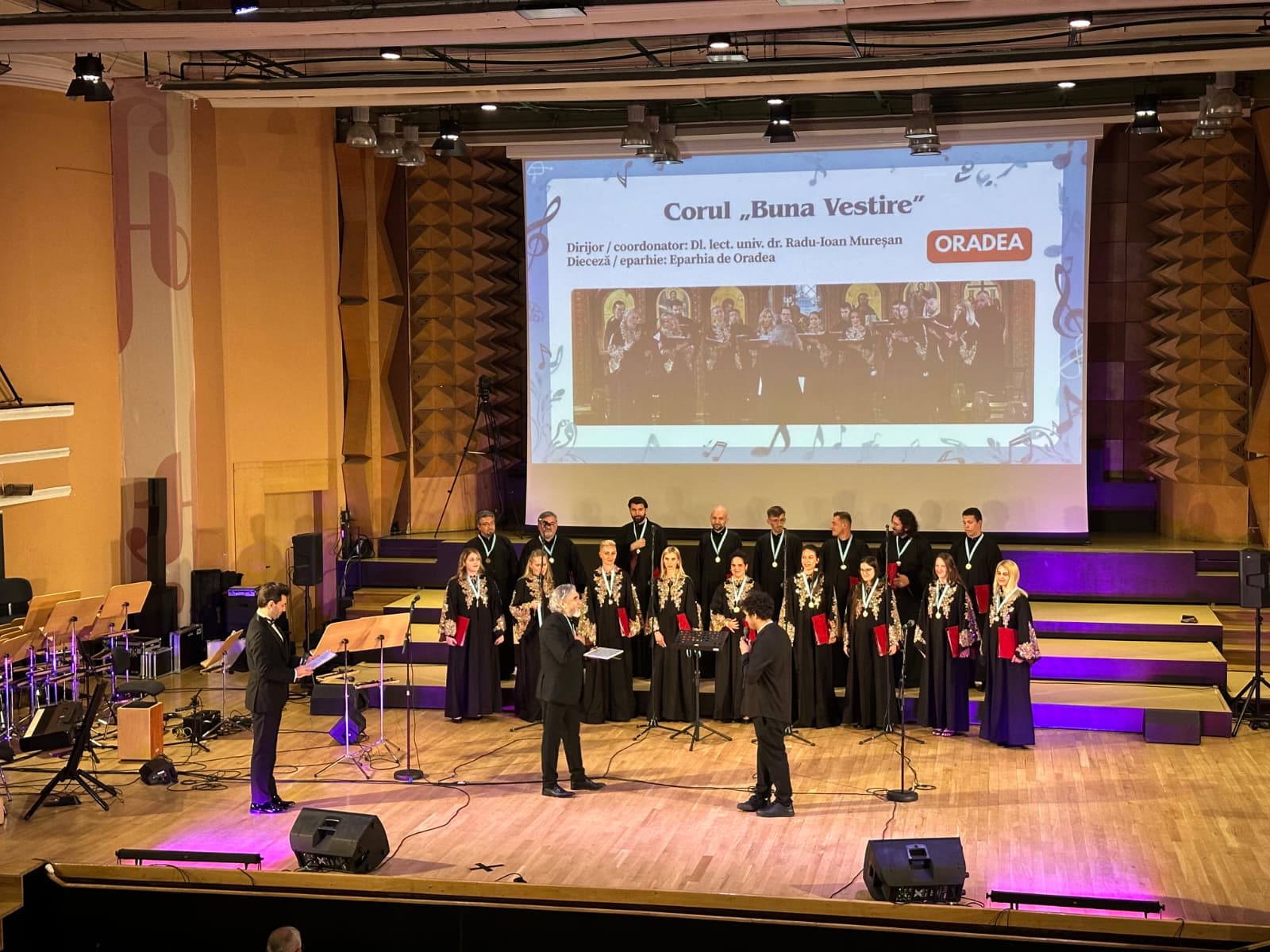 Coruri participante Poza de grup - Corul Buna Vestire Francisc Hubic